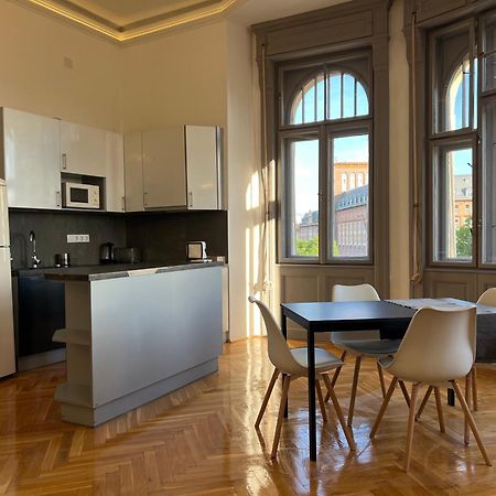 F14 Guesthouse Budapest Bagian luar foto