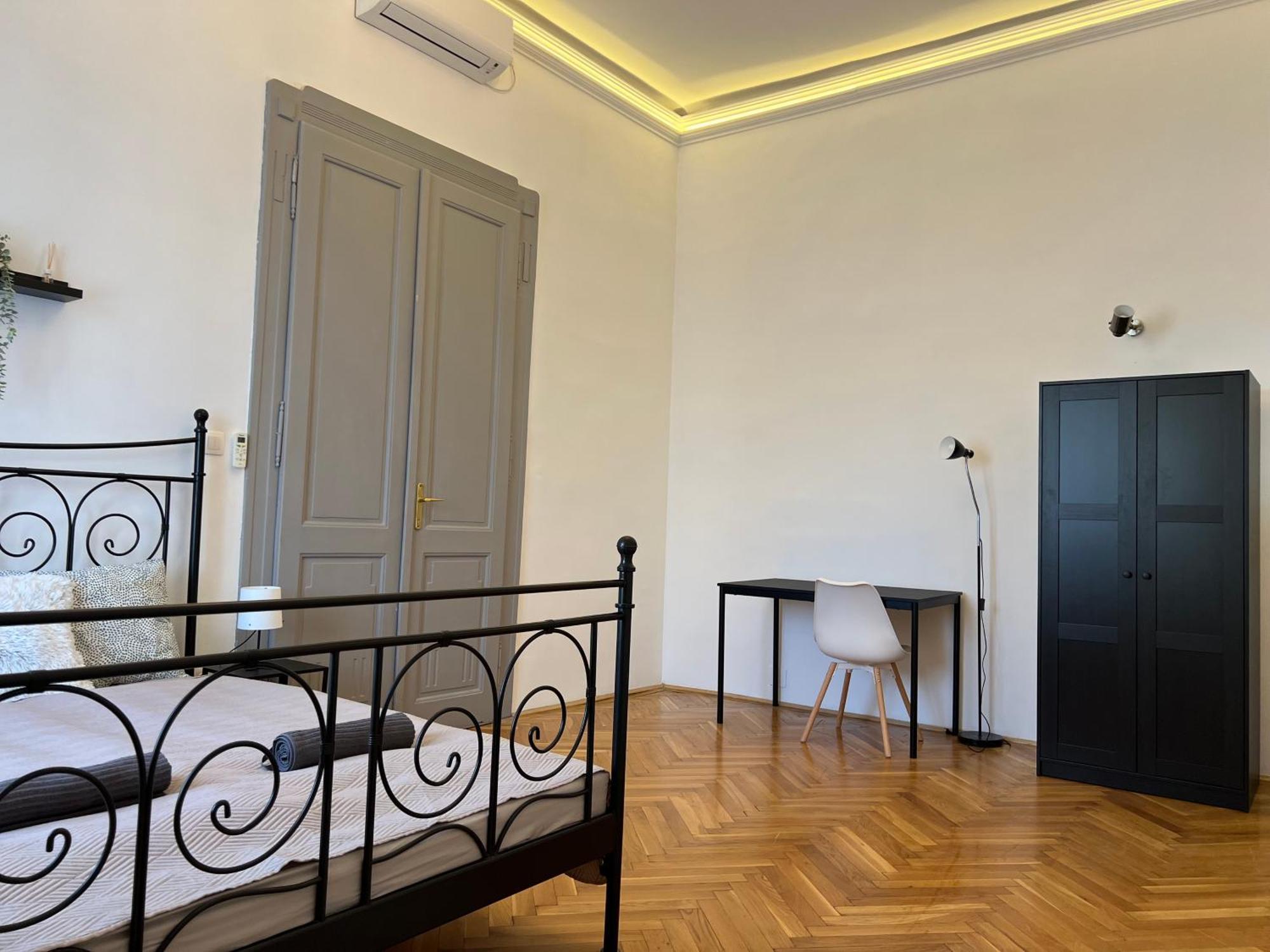 F14 Guesthouse Budapest Bagian luar foto